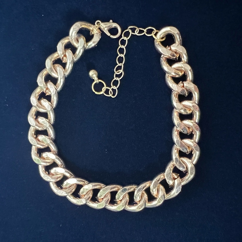 Elegant Gold Chain Bracelet